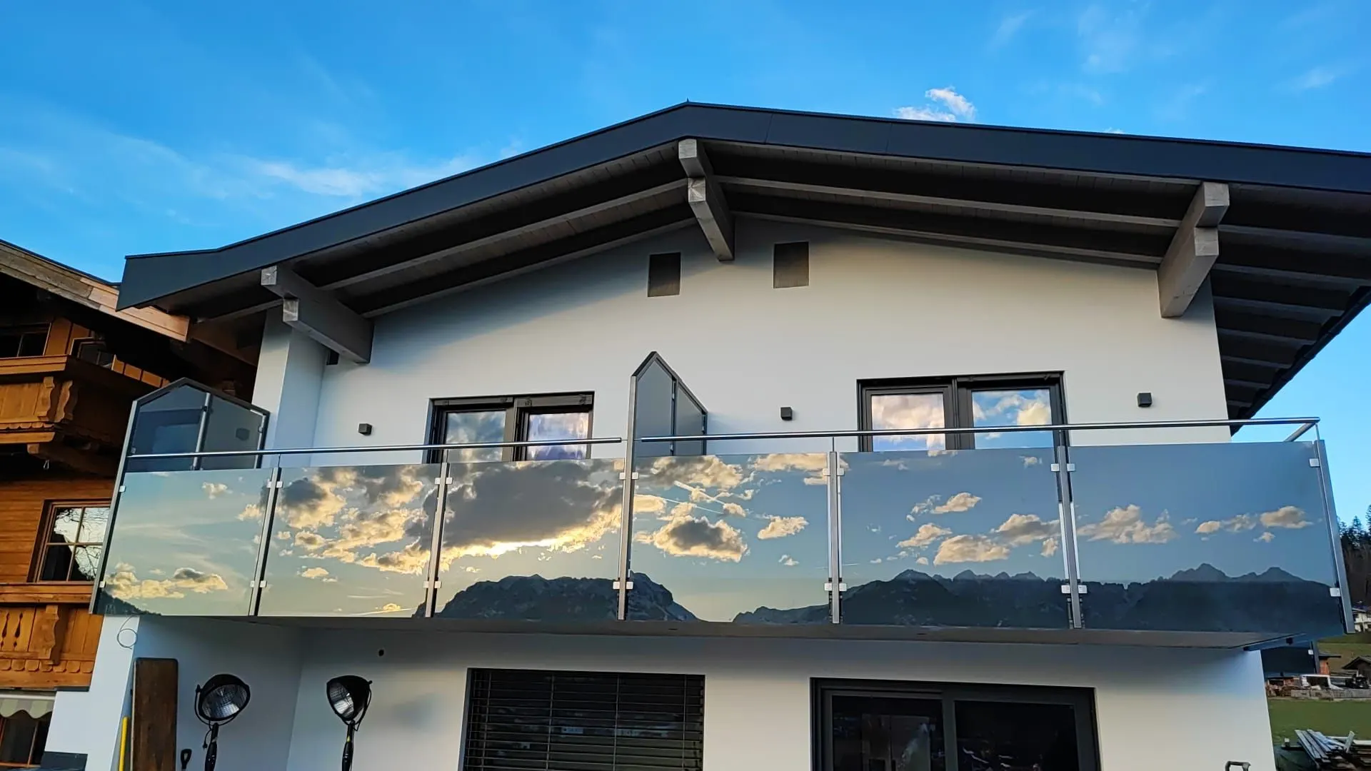 Glas und Edelstahl